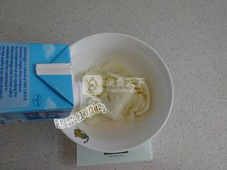 <a href=/shicai/guopin/CaoMei/index.html target=_blank><u>草莓</u></a>奶香<a href=/shicai/shucai/ShanYao/index.html target=_blank><u>山药</u></a>泥