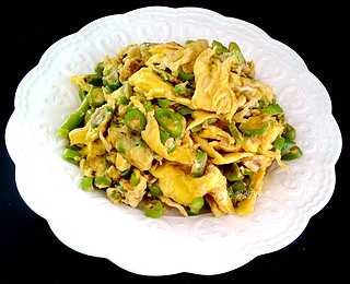 线椒炒<a href=/shicai/rouqin/JiDan/index.html target=_blank><u>鸡蛋</u></a>