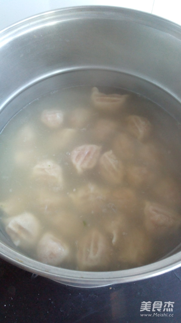 <a href=/shicai/shucai/LianOu/index.html target=_blank><u>莲<a href=/shicai/shucai/Ou/index.html target=_blank><u>藕</u></a></u></a><a href=/shicai/rouqin/ZhuRou/index.html target=_blank><u>猪肉</u></a>饺子的做法