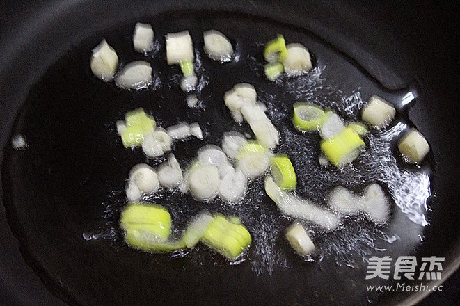 耳菜炒肉的做法