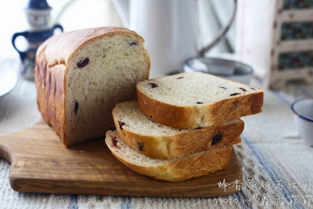 蜂香<a href=/shicai/guopin/ManYueMei/index.html target=_blank><u>蔓越莓</u></a><a href=/shicai/mimian/TuSi/index.html target=_blank><u>吐司</u></a>