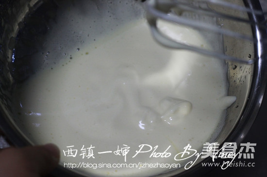 素食<a href=/shicai/guopin/XianJiao/index.html target=_blank><u>香蕉</u></a>小蛋糕的做法