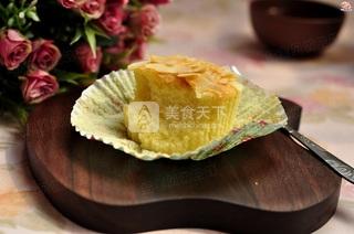 <a href=/shicai/mimian/DanNaiYou/index.html target=_blank><u>淡<a href=/shicai/mimian/NaiYou/index.html target=_blank><u>奶油</u></a></u></a>小蛋糕