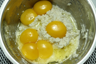 <a href=/shicai/mimian/QiaoKeLi/index.html target=_blank><u>巧克力</u></a>豆<a href=/shicai/mimian/DaMi/index.html target=_blank><u>大米</u></a><a href=zt/qifengdg target=_blank><u>戚风蛋糕</u></a>