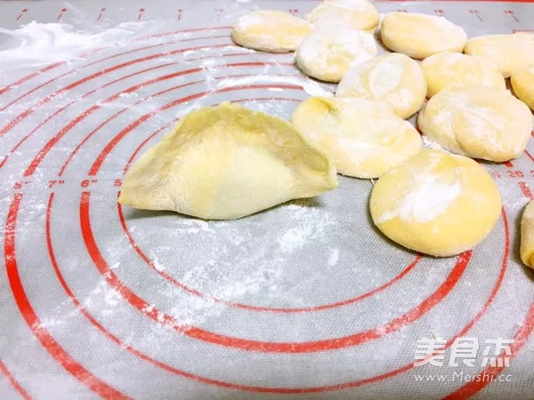 <a href=/shicai/shucai/YuanBaiCai/index.html target=_blank><u>圆<a href=/shicai/shucai/BaiCai/index.html target=_blank><u>白菜</u></a></u></a><a href=/shicai/rouqin/ZhuRou/index.html target=_blank><u>猪肉</u></a>水饺的做法