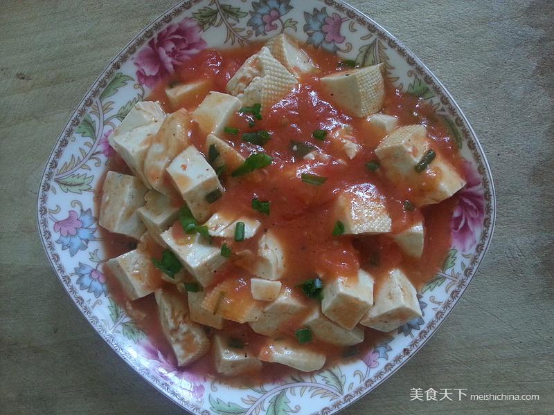 <a href=/shicai/shucai/XiHongShi/index.html target=_blank><u>西红柿</u></a>炖<a href=/shicai/mimian/DouFu/index.html target=_blank><u>豆腐</u></a>