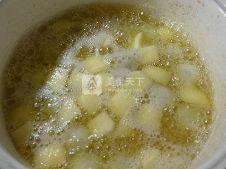 <a href=/shicai/guopin/PingGuo/index.html target=_blank><u>苹果</u></a>煮汤圆