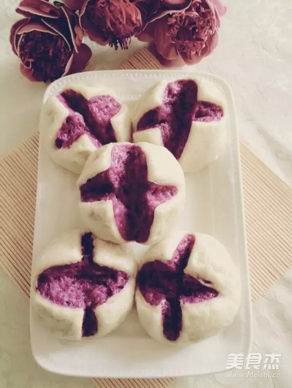 <a href=/shicai/shucai/ZiShu/index.html target=_blank><u>紫薯</u></a>开花馒头的做法
