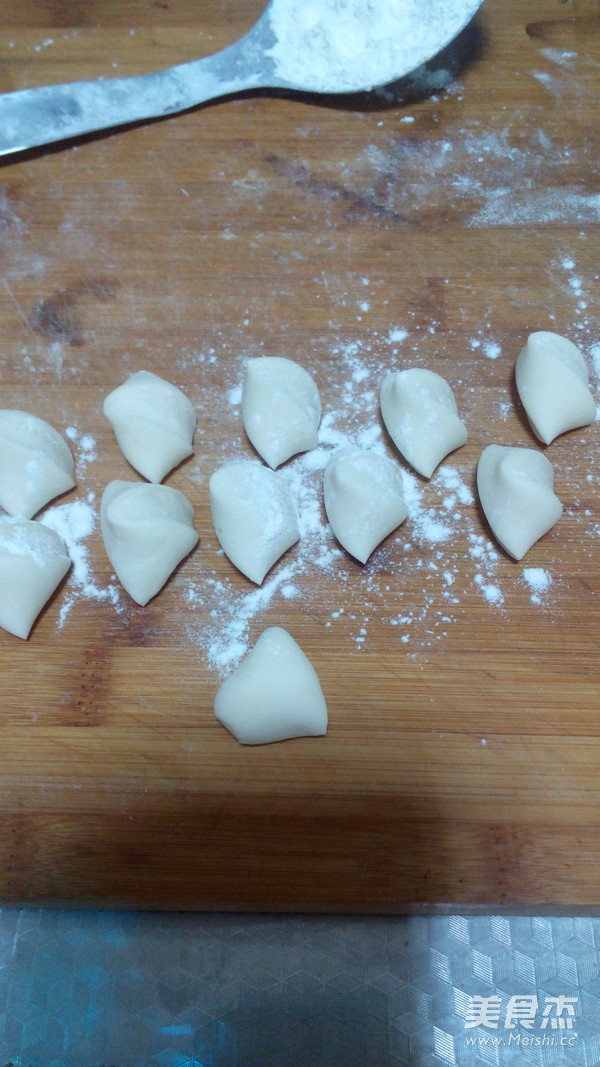 <a href=/shicai/shucai/LianOu/index.html target=_blank><u>莲<a href=/shicai/shucai/Ou/index.html target=_blank><u>藕</u></a></u></a><a href=/shicai/rouqin/ZhuRou/index.html target=_blank><u>猪肉</u></a>饺子的做法