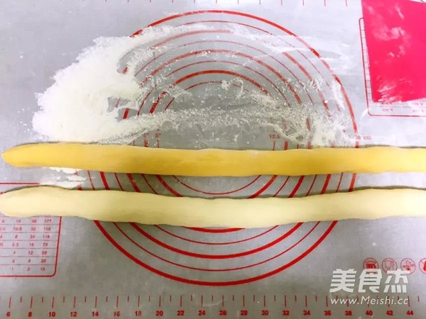 <a href=/shicai/shucai/YuanBaiCai/index.html target=_blank><u>圆<a href=/shicai/shucai/BaiCai/index.html target=_blank><u>白菜</u></a></u></a><a href=/shicai/rouqin/ZhuRou/index.html target=_blank><u>猪肉</u></a>水饺的做法