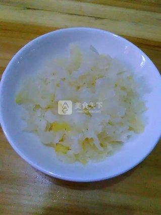 冰糖红<a href=/shicai/guopin/Zao/index.html target=_blank><u>枣</u></a><a href=/shicai/shucai/YinEr/index.html target=_blank><u>银耳</u></a>汤