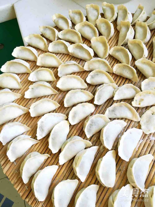 <a href=/shicai/shucai/QinCai/index.html target=_blank><u>芹菜</u></a><a href=/shicai/rouqin/ZhuRou/index.html target=_blank><u>猪肉</u></a>水饺的做法