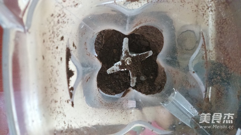 奥利奥<a href=/shicai/guopin/XianJiao/index.html target=_blank><u>香蕉</u></a>奶昔的做法