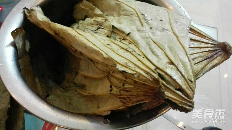 <a href=/shicai/mimian/NuoMi/index.html target=_blank><u>糯米</u></a>鸡的做法