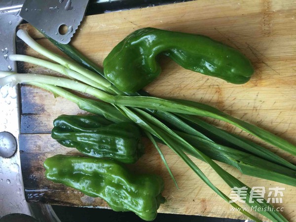 <a href=/shicai/shucai/LaJiao/index.html target=_blank><u>辣椒</u></a>炒<a href=/shicai/rouqin/WuHuaRou/index.html target=_blank><u>五花肉</u></a>的做法