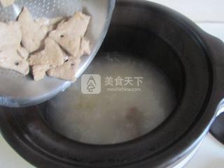 <a href=/shicai/shucai/XiangCai/index.html target=_blank><u>香菜</u></a><a href=/shicai/rouqin/ZhuGan/index.html target=_blank><u>猪肝</u></a>阴米粥