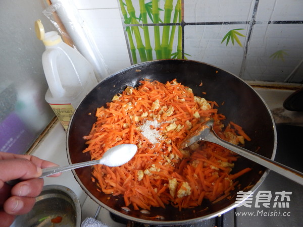 <a href=/shicai/shucai/HuLuoBo/index.html target=_blank><u>胡<a href=/shicai/shucai/LuoBo/index.html target=_blank><u>萝卜</u></a></u></a><a href=/shicai/rouqin/JiDan/index.html target=_blank><u>鸡蛋</u></a>馅饼的做法