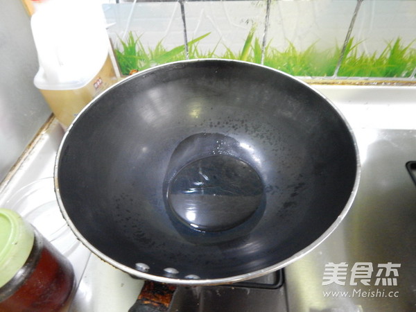 <a href=/shicai/shucai/WoSun/index.html target=_blank><u>莴笋</u></a>凉拌<a href=/shicai/guopin/HuaSheng/index.html target=_blank><u>花生</u></a>米的做法