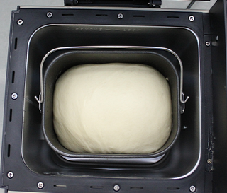 松软<a href=/shicai/mimian/MianBao/index.html target=_blank><u>面包</u></a>