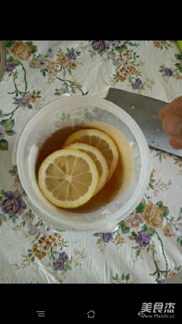 <a href=/shicai/guopin/NingMeng/index.html target=_blank><u>柠檬</u></a><a href=/shicai/guopin/GuoPu/index.html target=_blank><u>果脯</u></a>的做法
