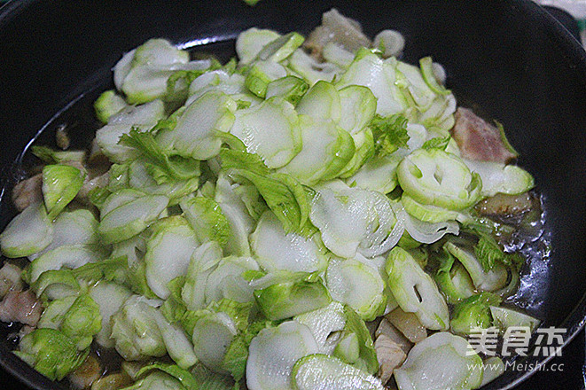 耳菜炒肉的做法