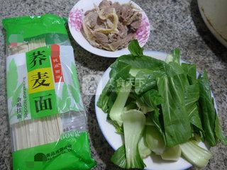 <a href=/shicai/shucai/QingCai/index.html target=_blank><u>青菜</u></a><a href=/shicai/rouqin/NiuRou/index.html target=_blank><u>牛肉</u></a><a href=/shicai/mimian/QiaoMaiMian/index.html target=_blank><u>荞麦面</u></a>