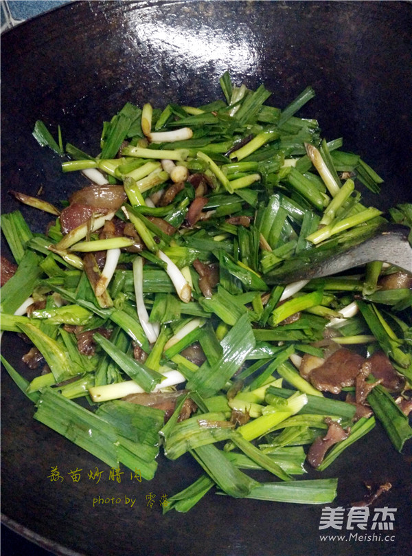<a href=/shicai/shucai/SuanMiao/index.html target=_blank><u>蒜苗</u></a>炒<a href=/shicai/rouqin/LaRou/index.html target=_blank><u>腊肉</u></a>的做法