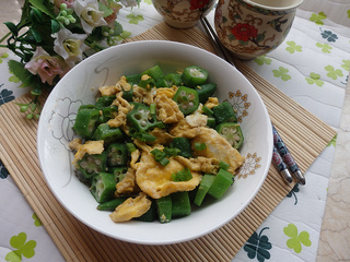 <a href=/shicai/shucai/QiuKui/index.html target=_blank><u>秋葵</u></a>炒蛋