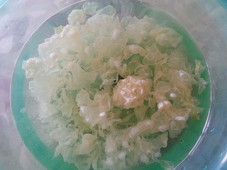 <a href=/shicai/rouqin/AnChun/index.html target=_blank><u>鹌鹑</u></a>蛋<a href=/shicai/guopin/GuiYuan/index.html target=_blank><u>桂圆</u></a><a href=/shicai/shucai/YinEr/index.html target=_blank><u>银耳</u></a>羹