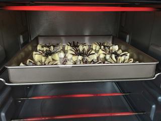 豆沙<a href=/shicai/shucai/JuHua/index.html target=_blank><u>菊花</u></a>酥