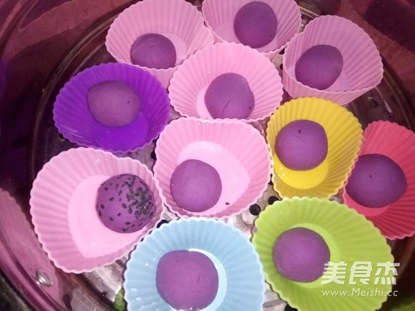 <a href=/shicai/shucai/ZiShu/index.html target=_blank><u>紫薯</u></a><a href=/shicai/mimian/ZhiShi/index.html target=_blank><u>芝士</u></a>球（两吃）的做法