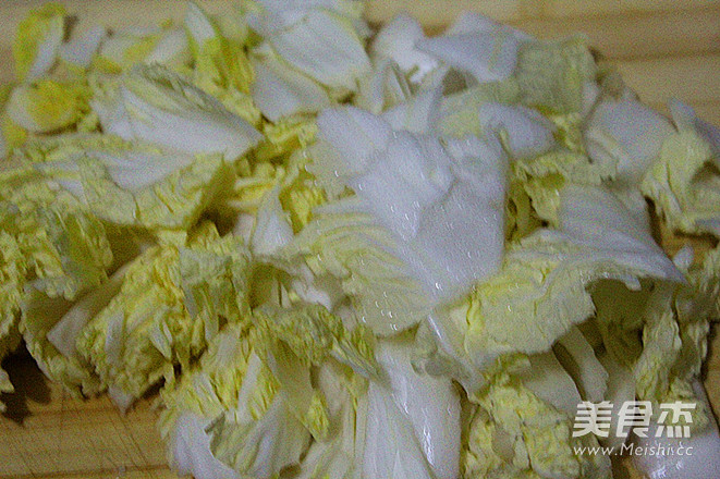 <a href=/shicai/shucai/WaWaCai/index.html target=_blank><u>娃娃菜</u></a>炒肉的做法