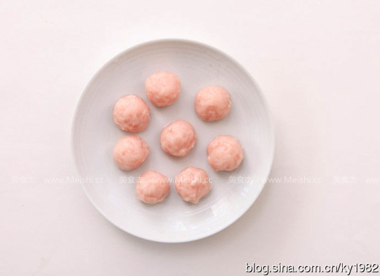 蒸<a href=/shicai/shuichanpin/YuWan/index.html target=_blank><u>鱼丸</u></a>wA.jpg