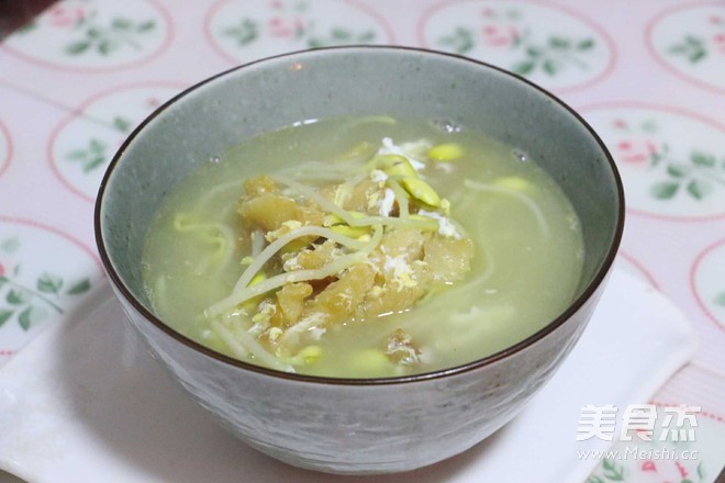 <a href=/shicai/shucai/HuangDouYa/index.html target=_blank><u><a href=/shicai/mimian/HuangDou/index.html target=_blank><u>黄豆</u></a>芽</u></a>明太鱼汤的做法
