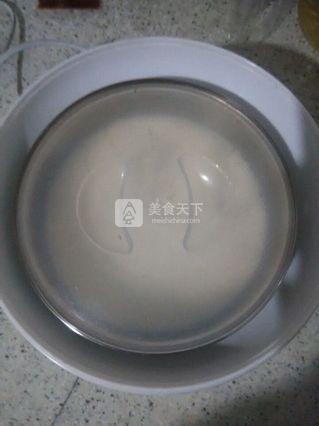 自制<a href=/shicai/mimian/SuanNai/index.html target=_blank><u>酸奶</u></a>