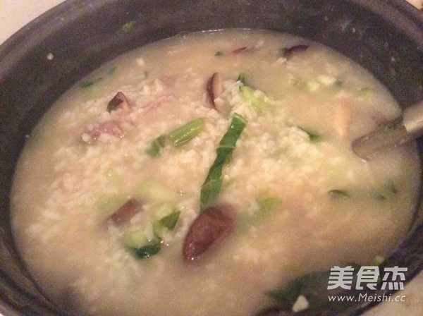 美味清淡粥(瘦肉<a href=/shicai/rouqin/ZhuGan/index.html target=_blank><u>猪肝</u></a><a href=/shicai/shucai/XiangGu/index.html target=_blank><u>香菇</u></a><a href=/shicai/shucai/JieCai/index.html target=_blank><u>芥菜</u></a>粥)的做法