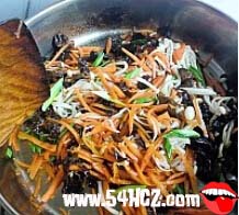 炒金针菇的做法6