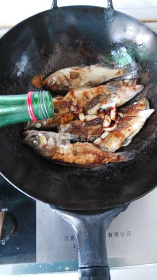 酱焖小<a href=/shicai/shuichanpin/HeiYu/index.html target=_blank><u>黑鱼</u></a>