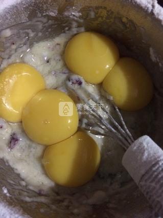 <a href=/shicai/mimian/NaiYou/index.html target=_blank><u>奶油</u></a>霜<a href=zt/qifengdg target=_blank><u>戚风蛋糕</u></a>