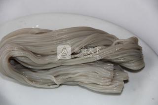 <a href=/shicai/rouqin/NiuRou/index.html target=_blank><u>牛肉</u></a>丸<a href=/shicai/shucai/LianOu/index.html target=_blank><u>莲<a href=/shicai/shucai/Ou/index.html target=_blank><u>藕</u></a></u></a>面