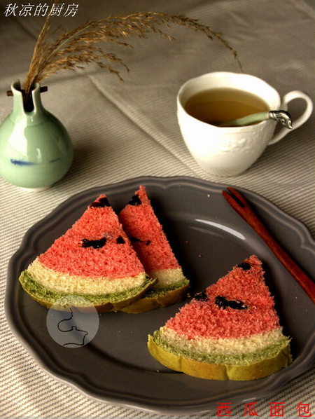 <a href=/shicai/guopin/XiGua/index.html target=_blank><u>西瓜</u></a><a href=/shicai/mimian/MianBao/index.html target=_blank><u>面包</u></a>