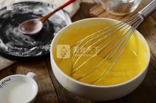 <a href=/shicai/guopin/LanMei/index.html target=_blank><u>蓝莓</u></a><a href=/shicai/mimian/NaiYou/index.html target=_blank><u>奶油</u></a>电饭煲蛋糕