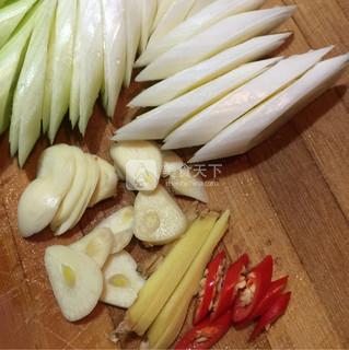 大葱爆<a href=/shicai/rouqin/YangRou/index.html target=_blank><u>羊肉</u></a>