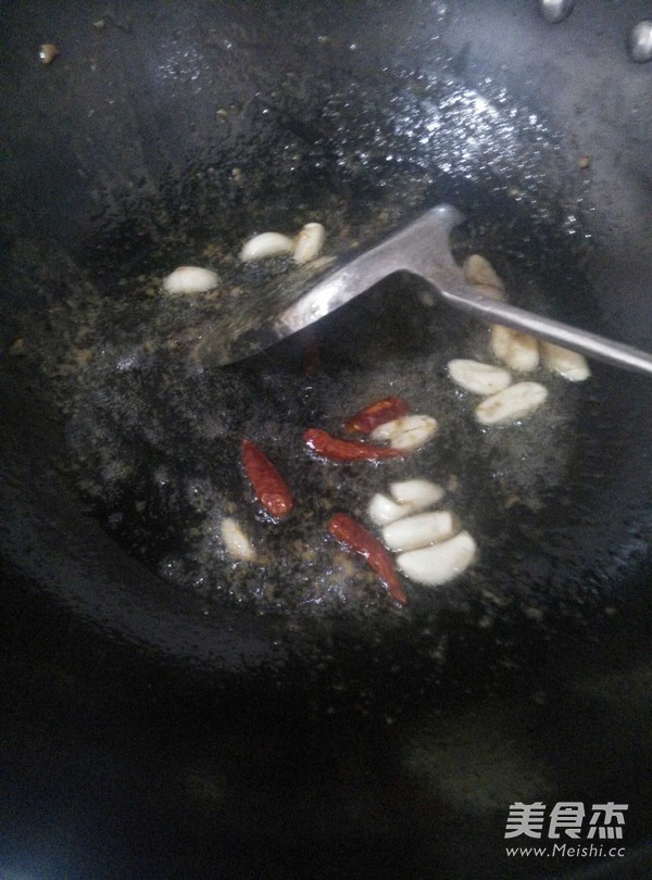 <a href=/shicai/shucai/MuEr/index.html target=_blank><u>木耳</u></a>炒肉丝的做法