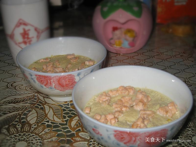 <a href=/shicai/shuichanpin/SanWenYu/index.html target=_blank><u>三文鱼</u></a>蒸蛋(宝宝菜)