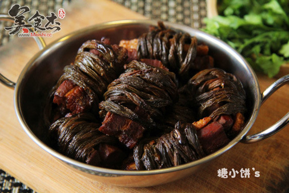 <a href=/shicai/shucai/JiangDou/index.html target=_blank><u>豇豆</u></a>干香扎肉Hn.jpg