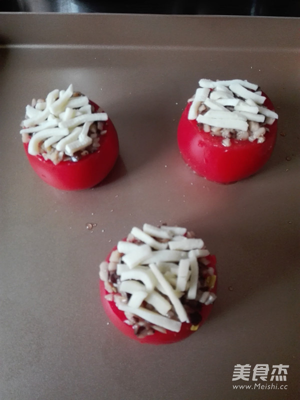 <a href=/shicai/mimian/ZhiShi/index.html target=_blank><u>芝士</u></a>焗番茄的做法