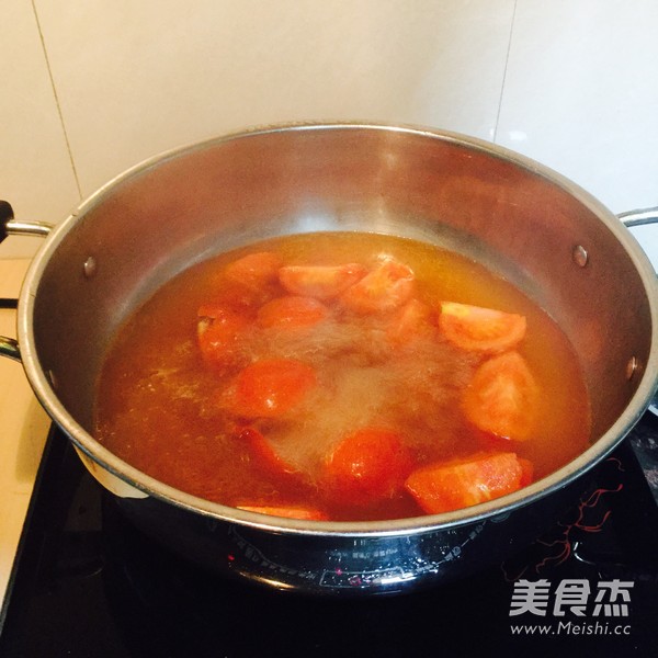 番茄云吞<a href=/shicai/mimian/MiFen/index.html target=_blank><u>米粉</u></a>的做法