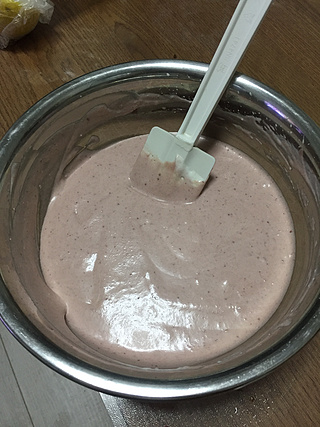 <a href=/shicai/guopin/CaoMei/index.html target=_blank><u>草莓</u></a>慕斯蛋糕