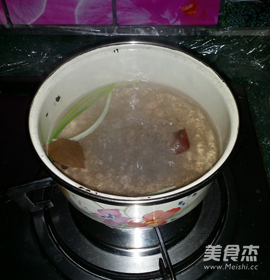 盐水<a href=/shicai/rouqin/YaZhen/index.html target=_blank><u>鸭胗</u></a>的做法